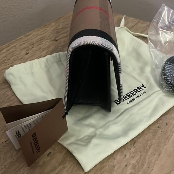 BURBERRY Madison MX Crossbody Bag Black Multi - Picture 3 of 9